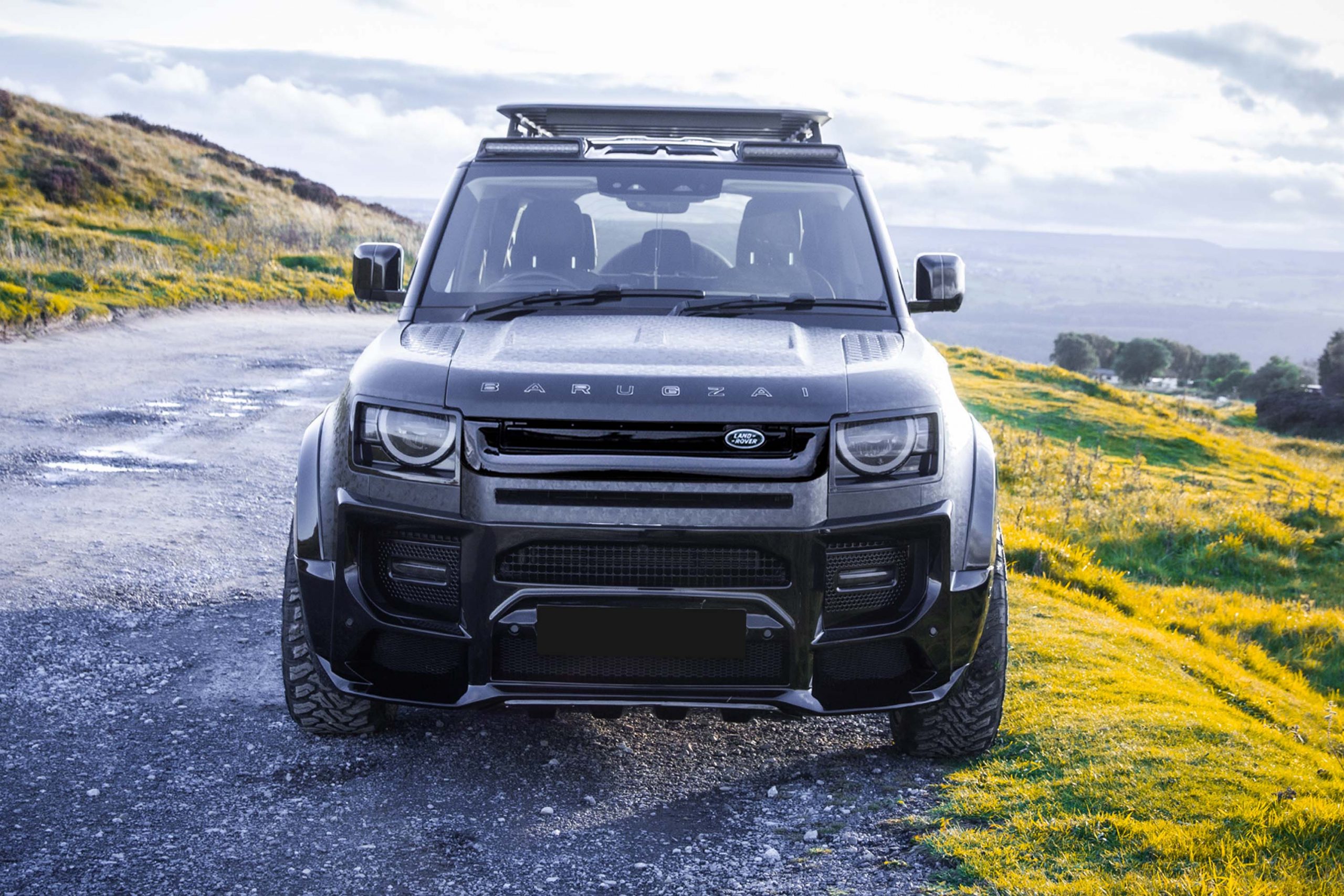 DEFENDER 110 FALCON - Front view copy